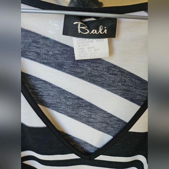 Vintage Bali top size small - Picture 2 of 4